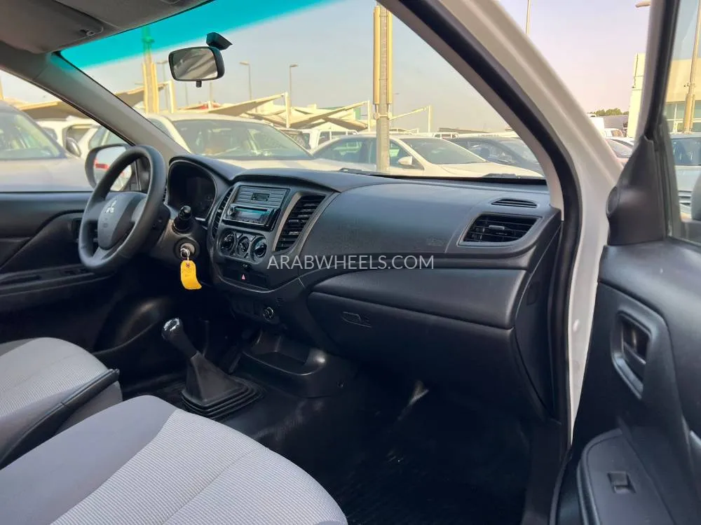 Mitsubishi L200 2022 for Sale in Sharjah Image-12