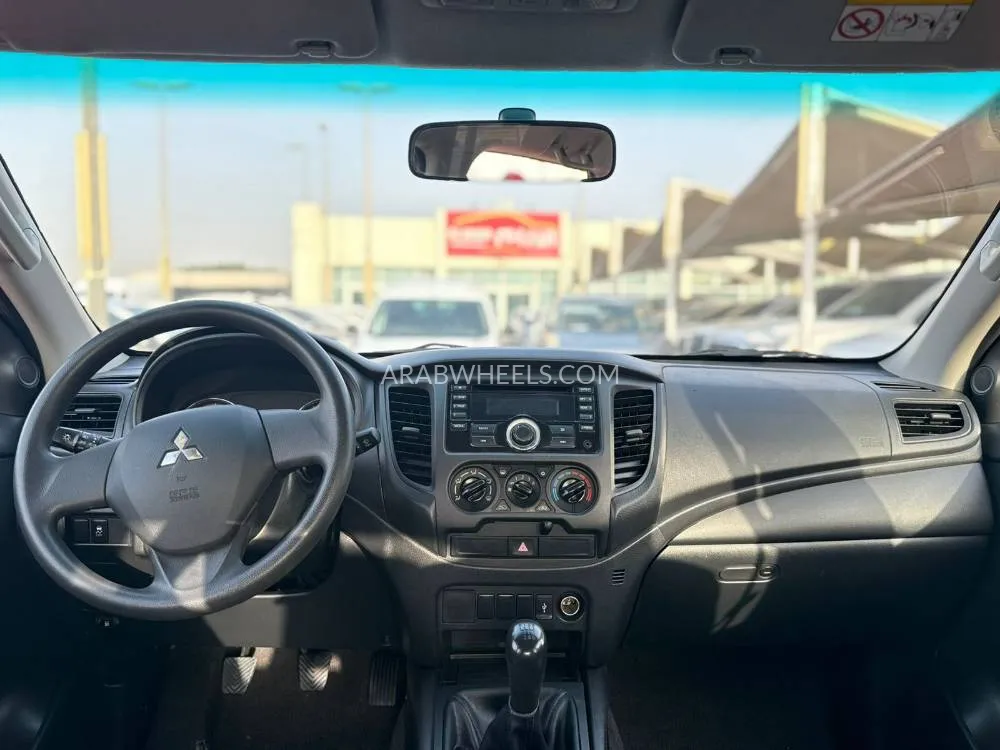 Mitsubishi L200 2020 for Sale in Sharjah Image-15