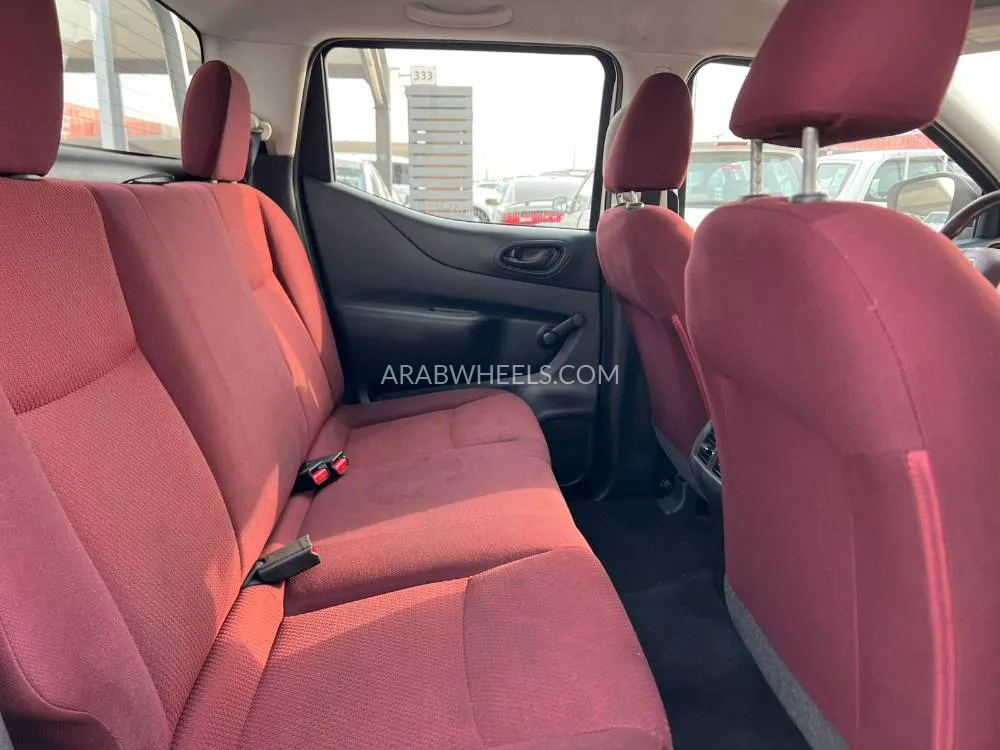 Nissan Navara 2020 for Sale in Sharjah Image-13