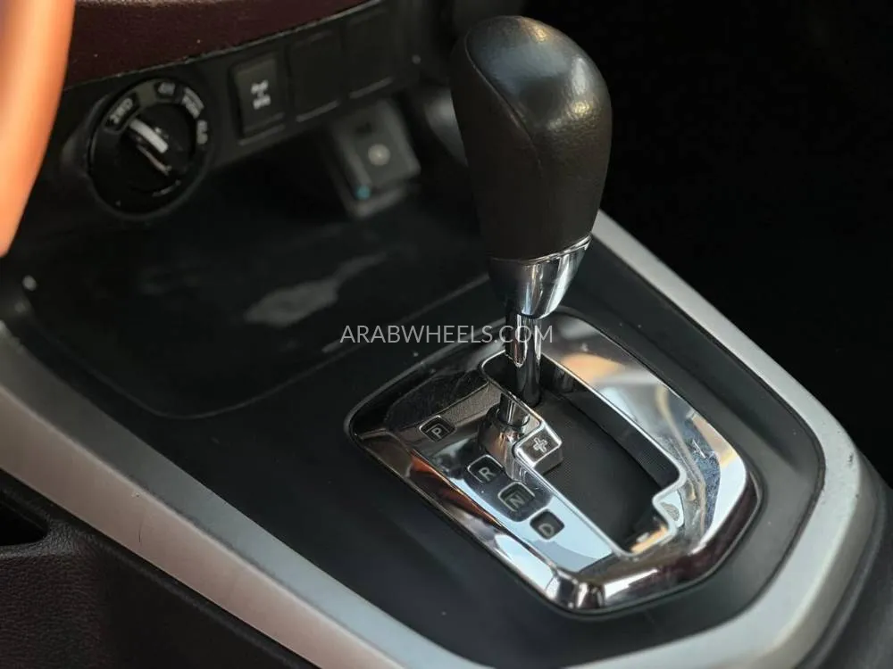 نيسان  نافارا 2020 for Sale in الشارقة Image-14