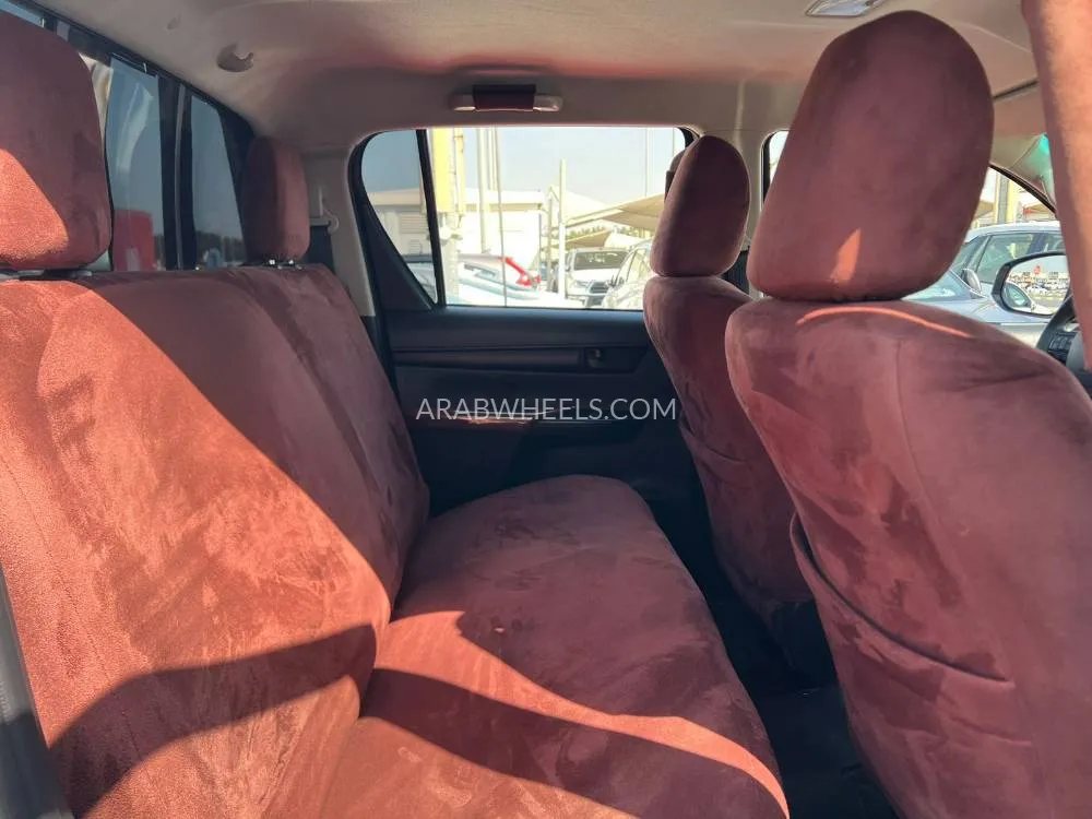 Toyota Hilux 2024 for Sale in Sharjah Image-15
