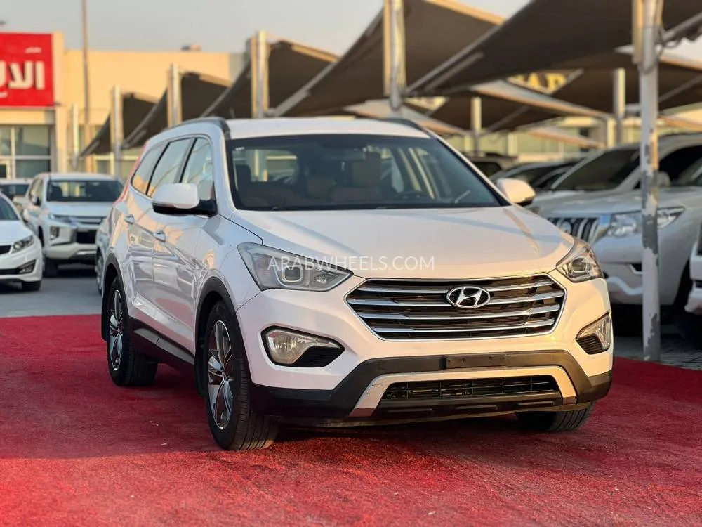 Hyundai Grand Santa Fe 2016 for Sale in Sharjah Image-21