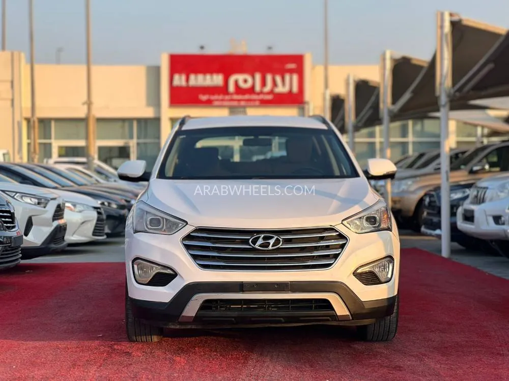 Hyundai Grand Santa Fe 2016 for Sale in Sharjah Image-3