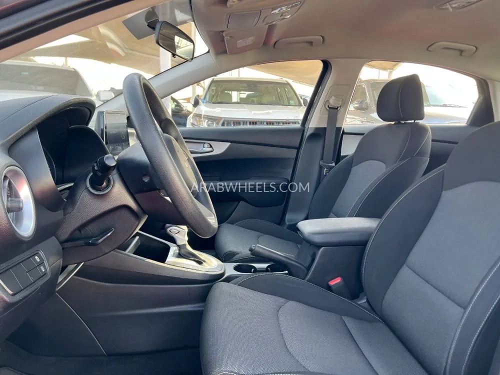 Kia Cerato 2023 for Sale in Sharjah Image-11