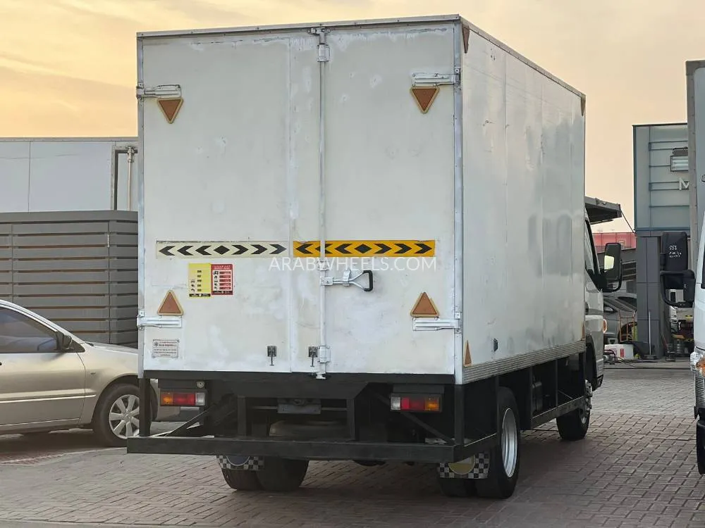 Mitsubishi Fuso 2021 for Sale in Sharjah Image-7