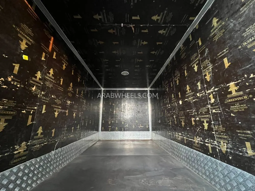 Mitsubishi Fuso 2021 for Sale in Sharjah Image-14