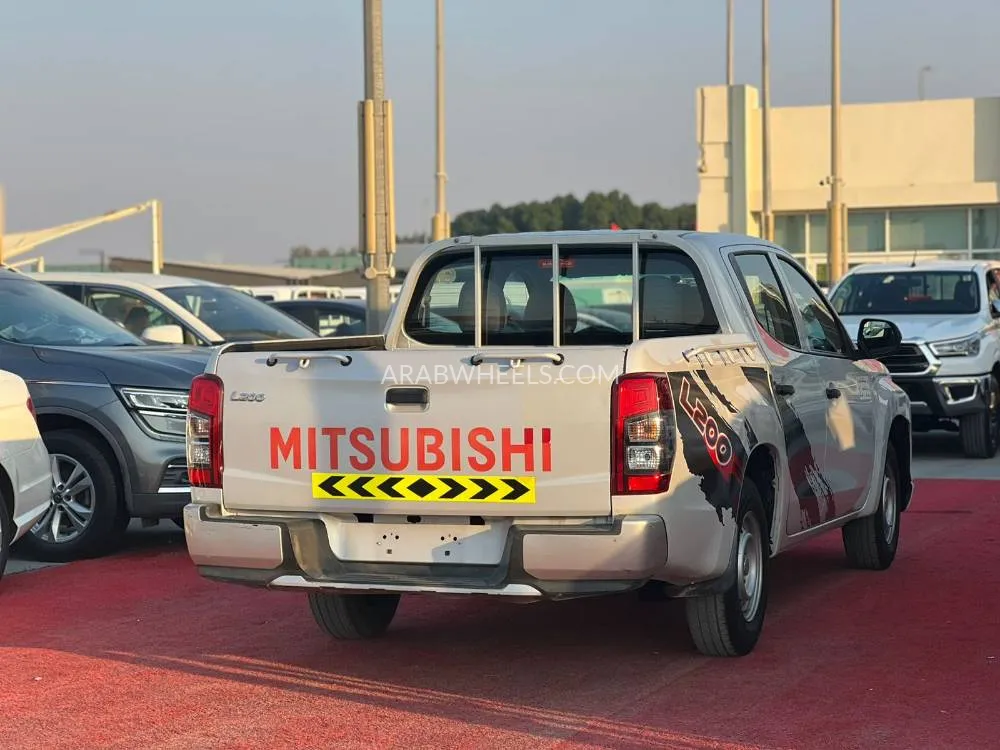 Mitsubishi L200 2019 for Sale in Sharjah Image-7