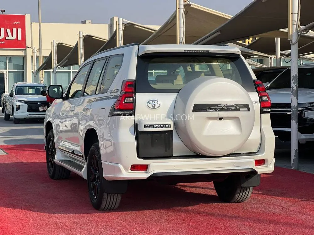 تويوتا لاند كروزر برادو 2022 for Sale in الشارقة Image-5