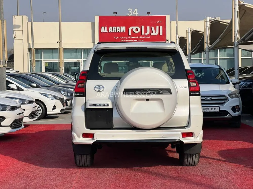 تويوتا لاند كروزر برادو 2022 for Sale in الشارقة Image-6