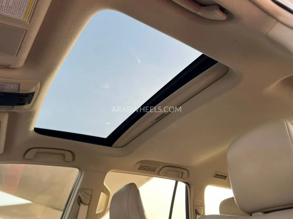 تويوتا لاند كروزر برادو 2022 for Sale in الشارقة Image-16