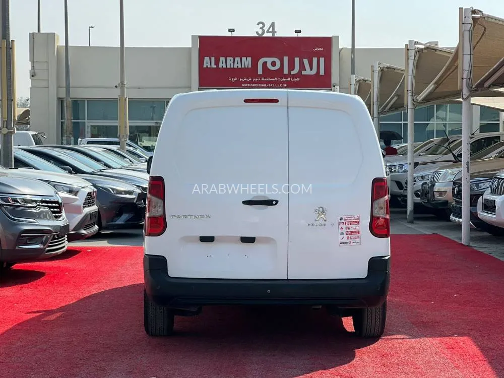 بيجو بارتنر 2022 for Sale in الشارقة Image-6