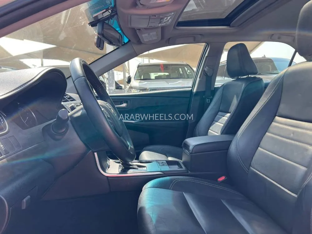 Toyota Camry 2015 for Sale in Sharjah Image-12