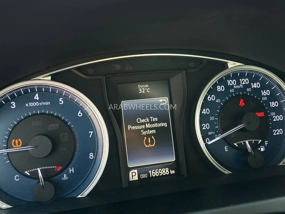 Toyota Camry 2015 for Sale in Sharjah Image-9