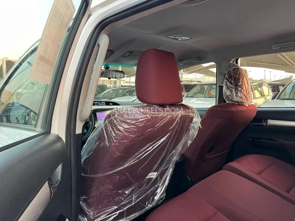 تويوتا هايلوكس 2025 for Sale in الشارقة Image-14