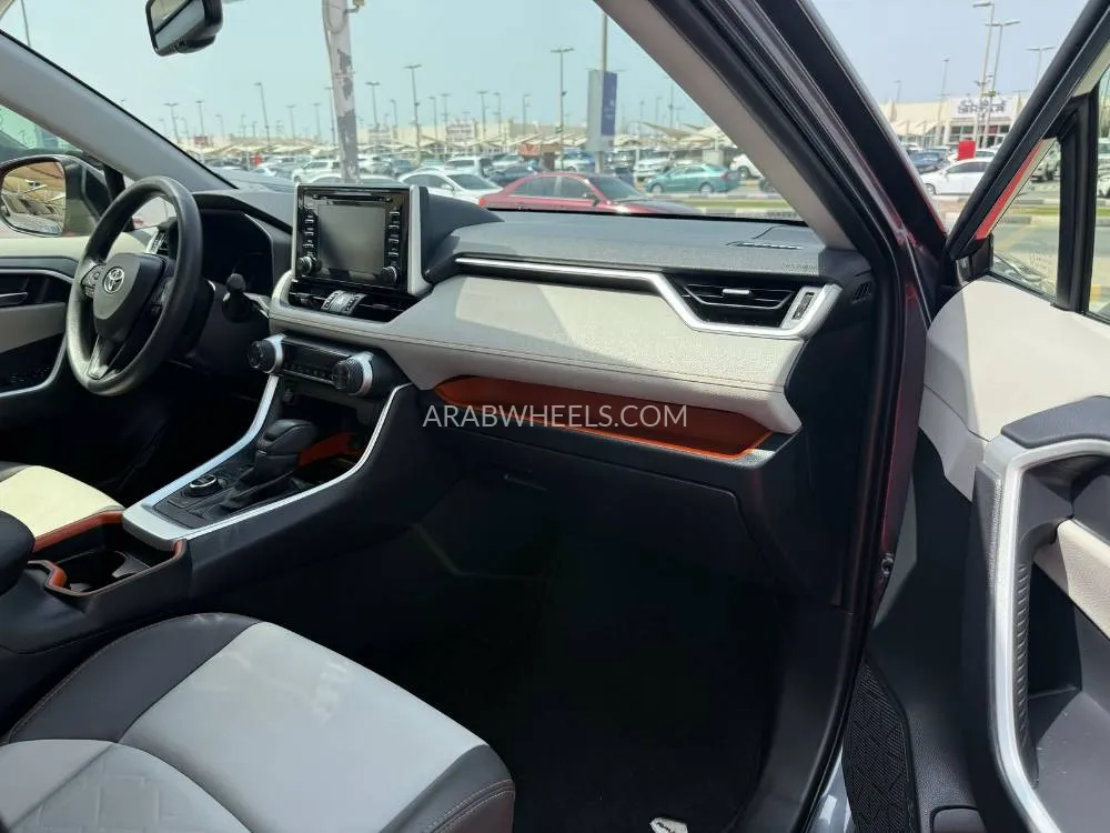 Toyota Rav4 2021 for Sale in Sharjah Image-11