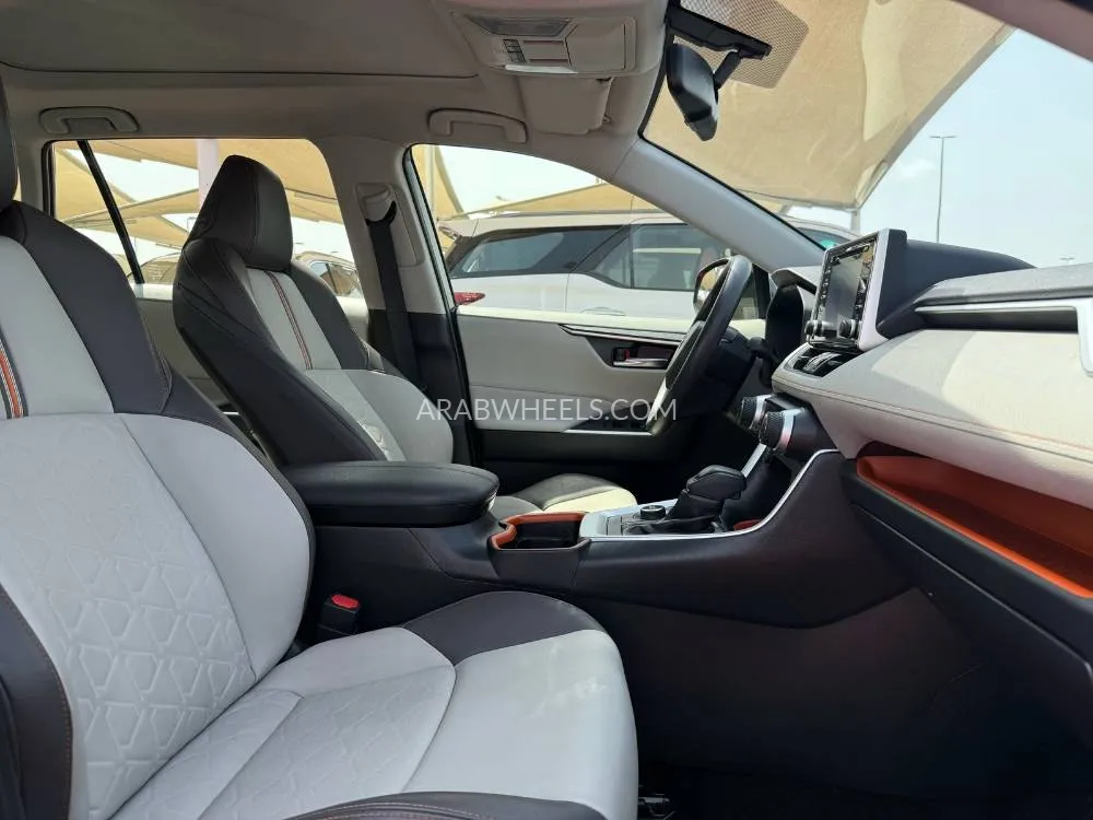 Toyota Rav4 2021 for Sale in Sharjah Image-12