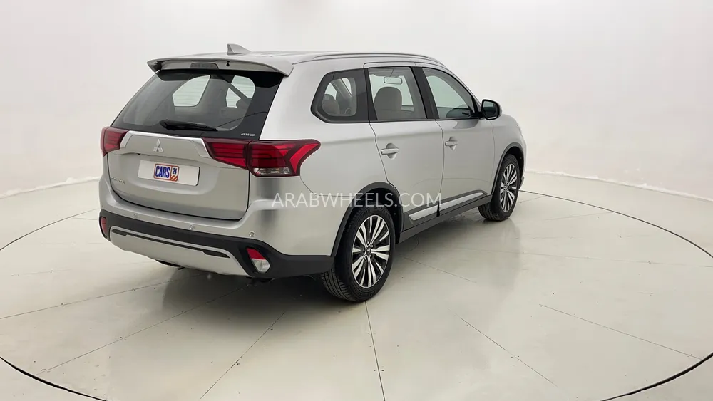 Mitsubishi Outlander 2022 for Sale in Dubai Image-3