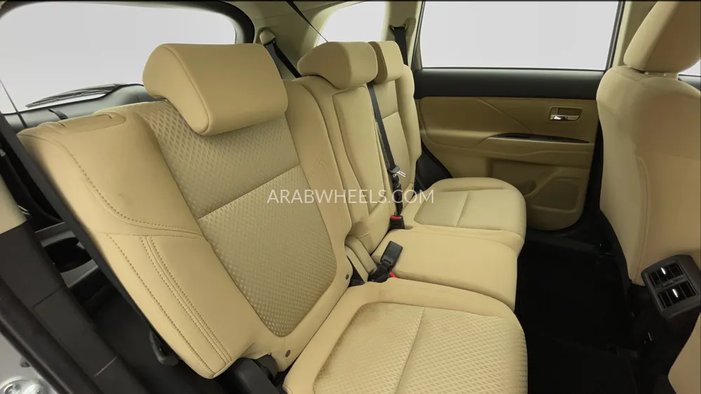 Mitsubishi Outlander 2022 for Sale in Dubai Image-25