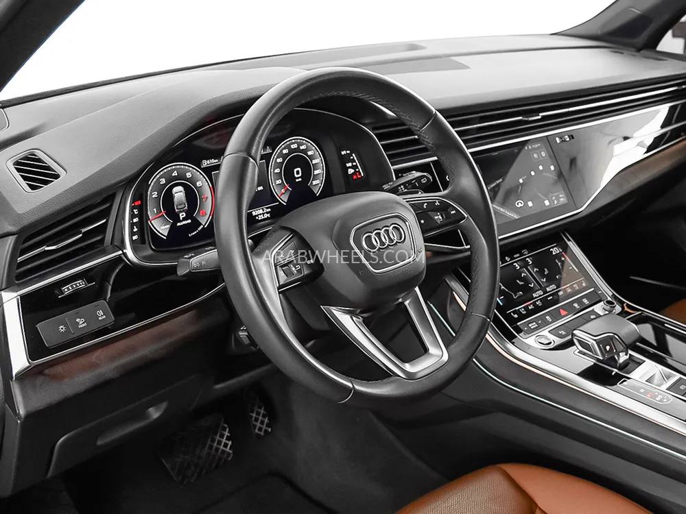 أودي Q7 2021 for Sale in دبي Image-7