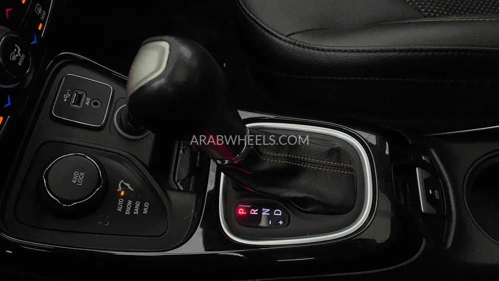 جيب كومباس 2020 for Sale in دبي Image-18