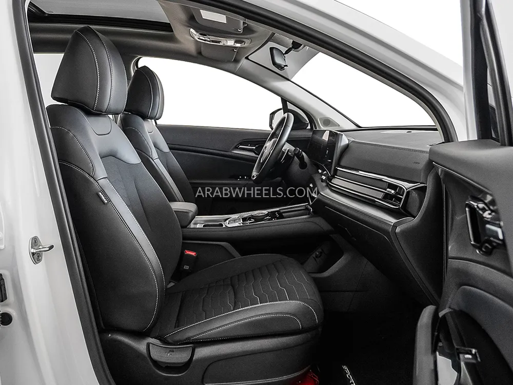 Kia Sportage 2025 for Sale in Dubai Image-8
