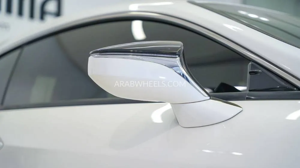 لكزس RC 2021 for Sale in الشارقة Image-12