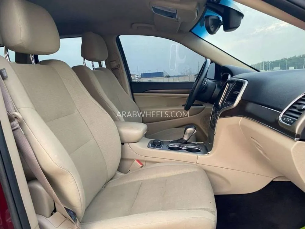 جيب شيروكي 2017 for Sale in الشارقة Image-11