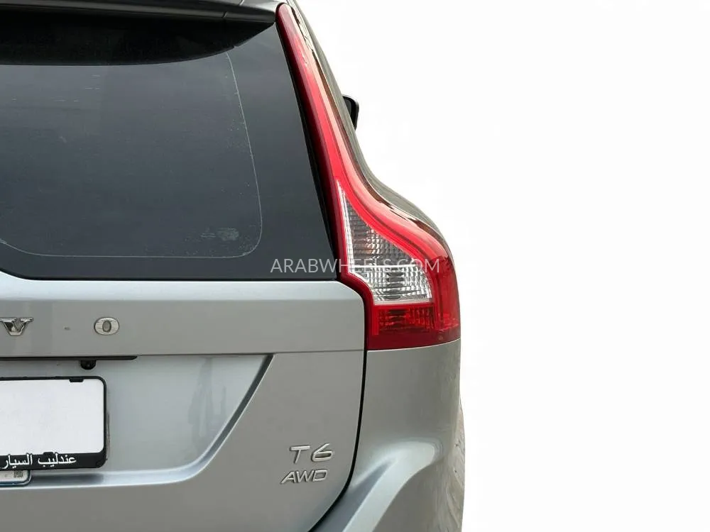 Volvo XC60 2013 for Sale in Dubai Image-10