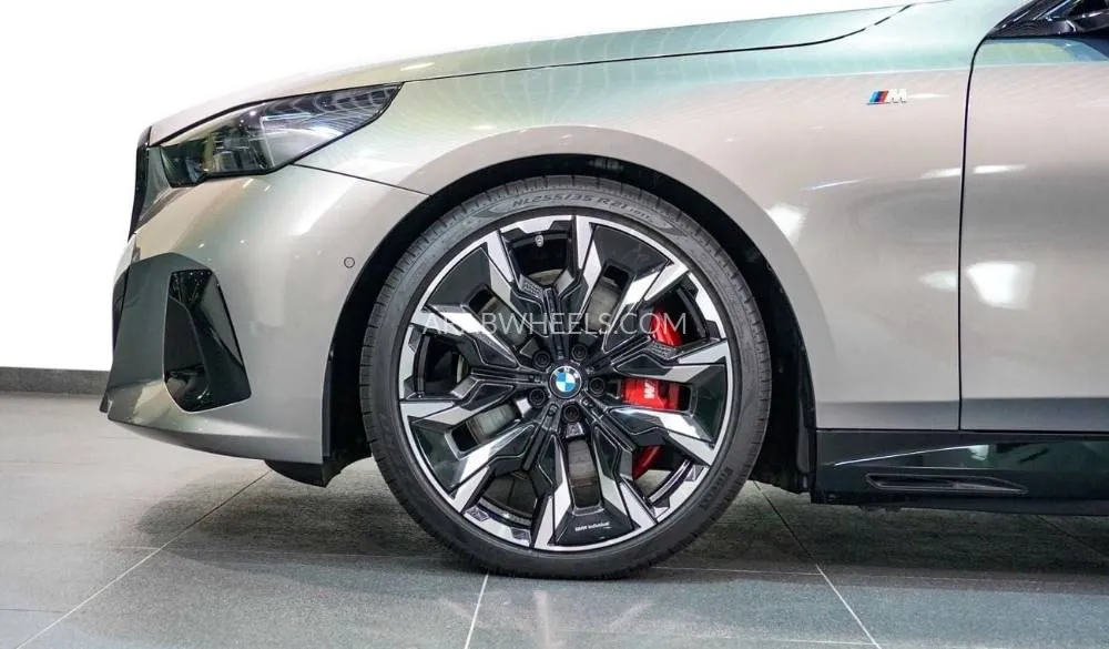 BMW i5 2024 for Sale in Abu Dhabi Image-12