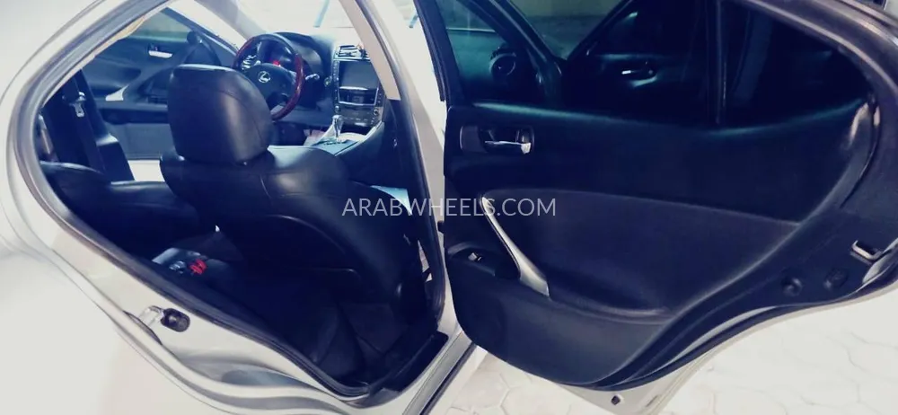 Lexus IS 2007 for Sale in Ajman Image-11