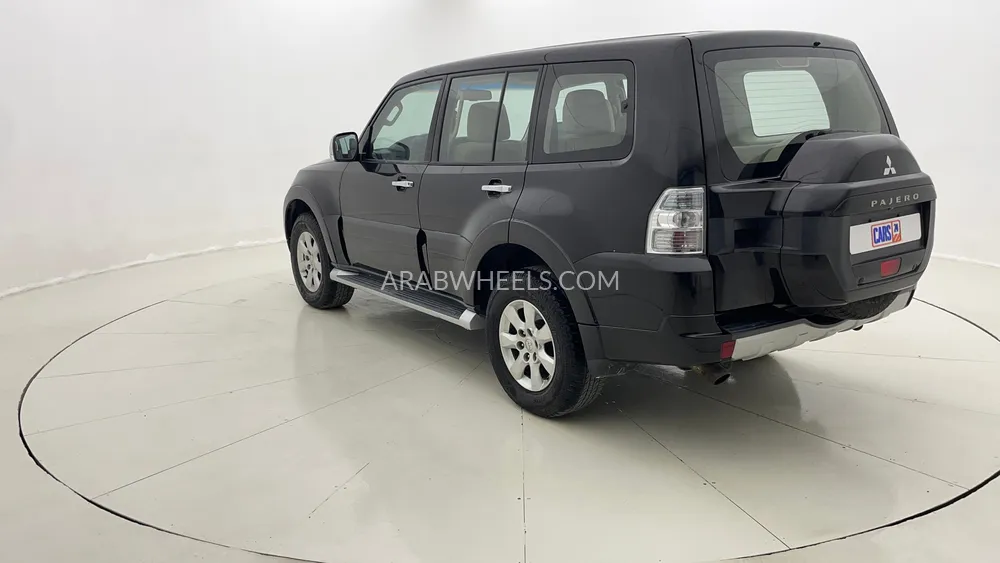 Mitsubishi Pajero 2016 for Sale in Dubai Image-5
