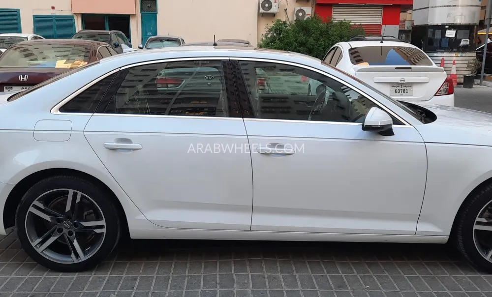 Audi A4 2019 for Sale in Dubai Image-10