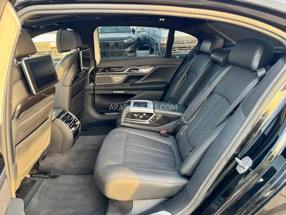 BMW 7 series 2017 for Sale in Dubai Image-10