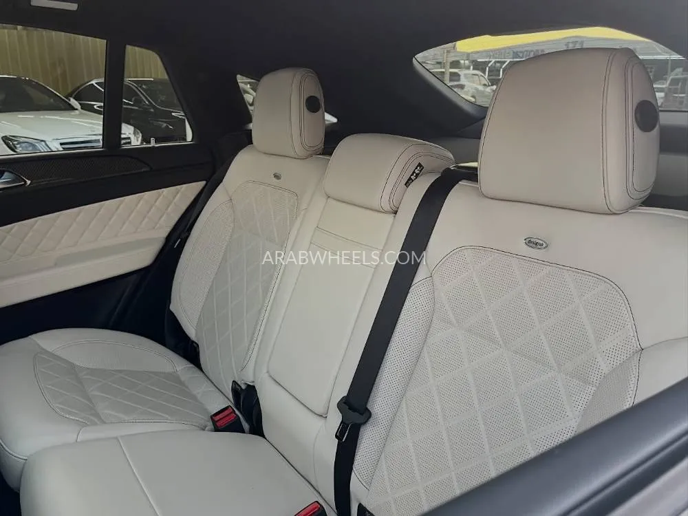 Mercedes Benz GLE Class 2017 for Sale in Ajman Image-6
