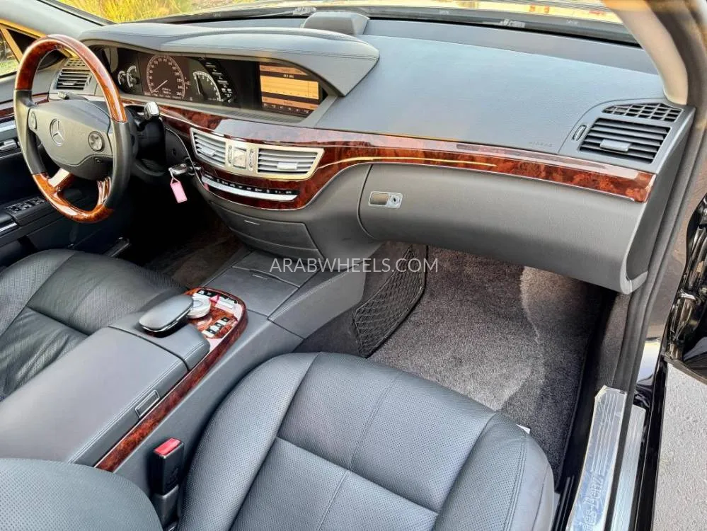 Mercedes Benz CLS Class 2007 for Sale in Dubai Image-13