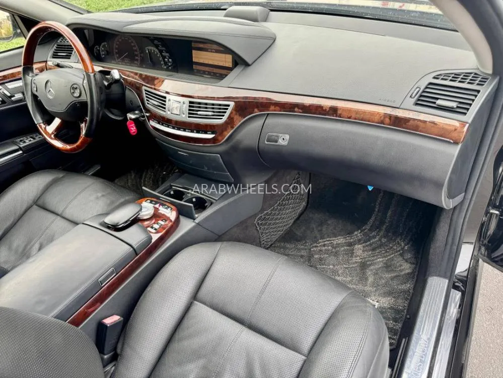 Mercedes Benz CLS Class 2007 for Sale in Dubai Image-13