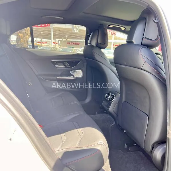 مرسيدس بنز كلاس C 2023 for Sale in دبي Image-14