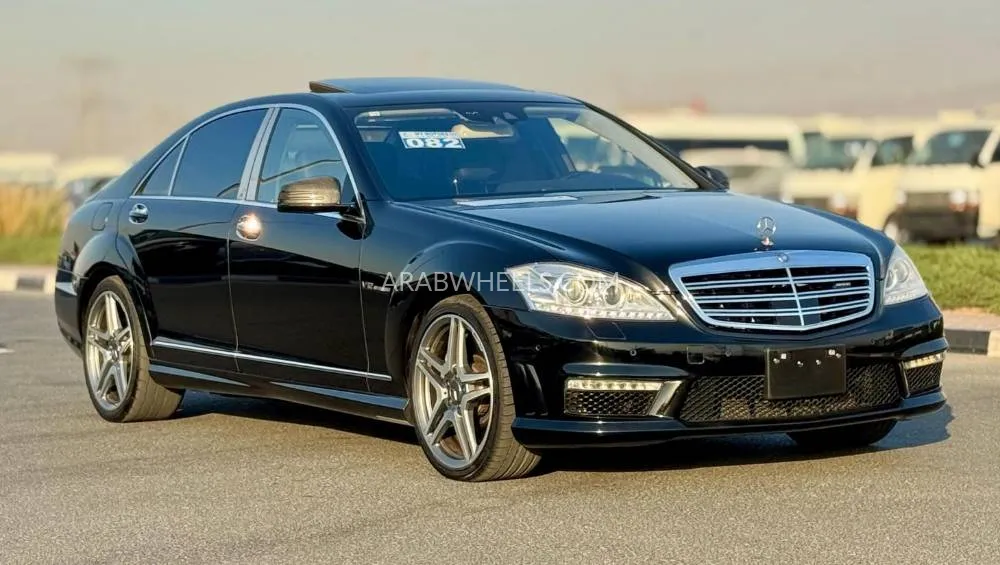 Mercedes Benz CLS Class 2010 for Sale in Dubai Image-2