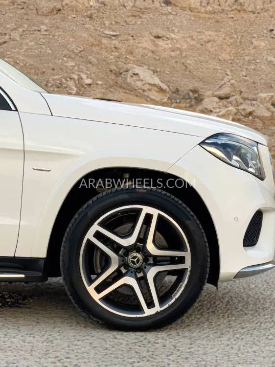 مرسيدس بنز GLS 2019 for Sale in العين Image-10