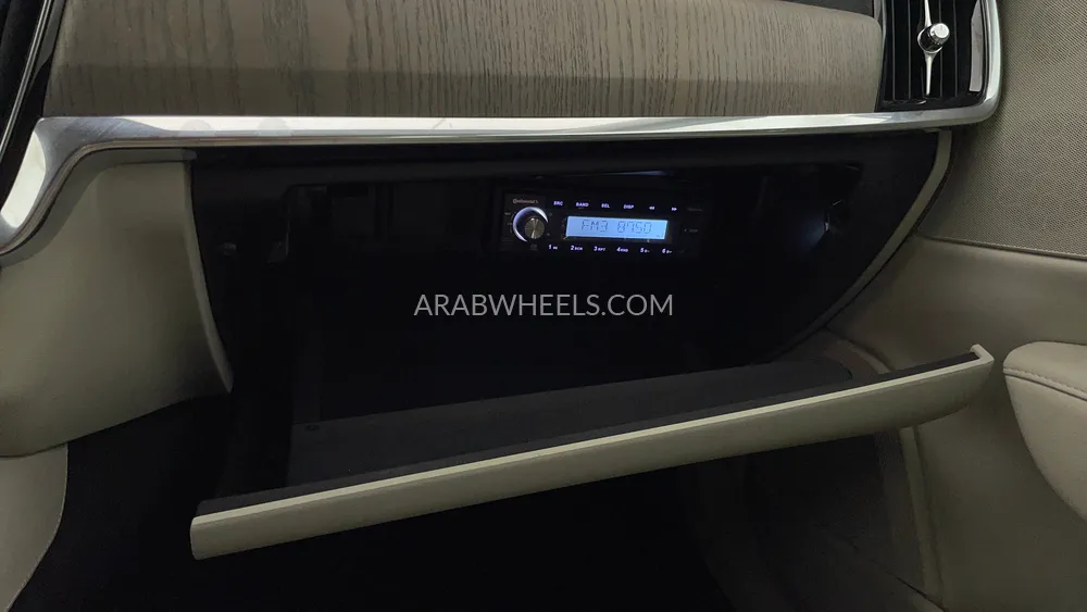 Volvo S90 2023 for Sale in Dubai Image-34