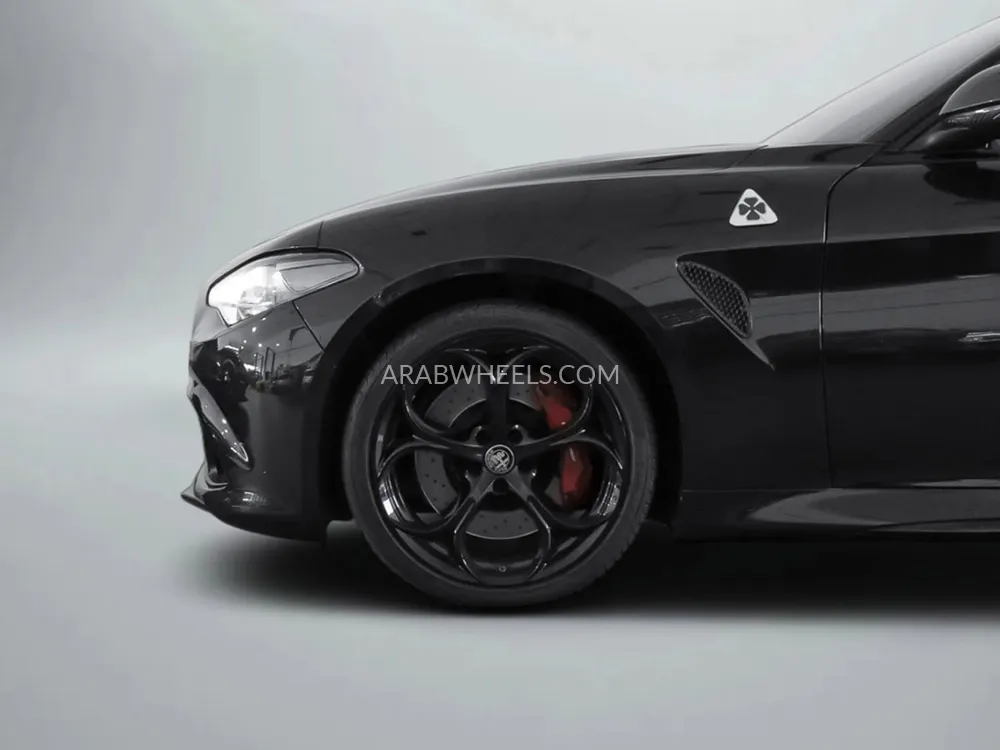 Alfa Romeo Giulia 2020 for Sale in Dubai Image-6