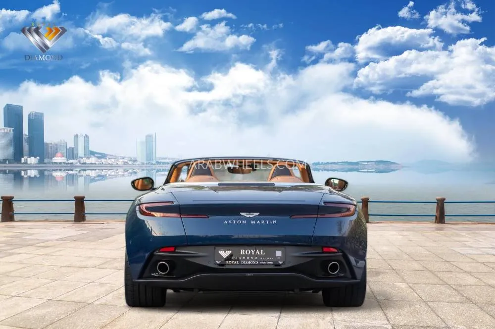 Aston Martin DB11 2022 for Sale in Dubai Image-4