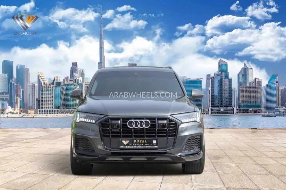 أودي Q7 2021 for Sale in دبي Image-2