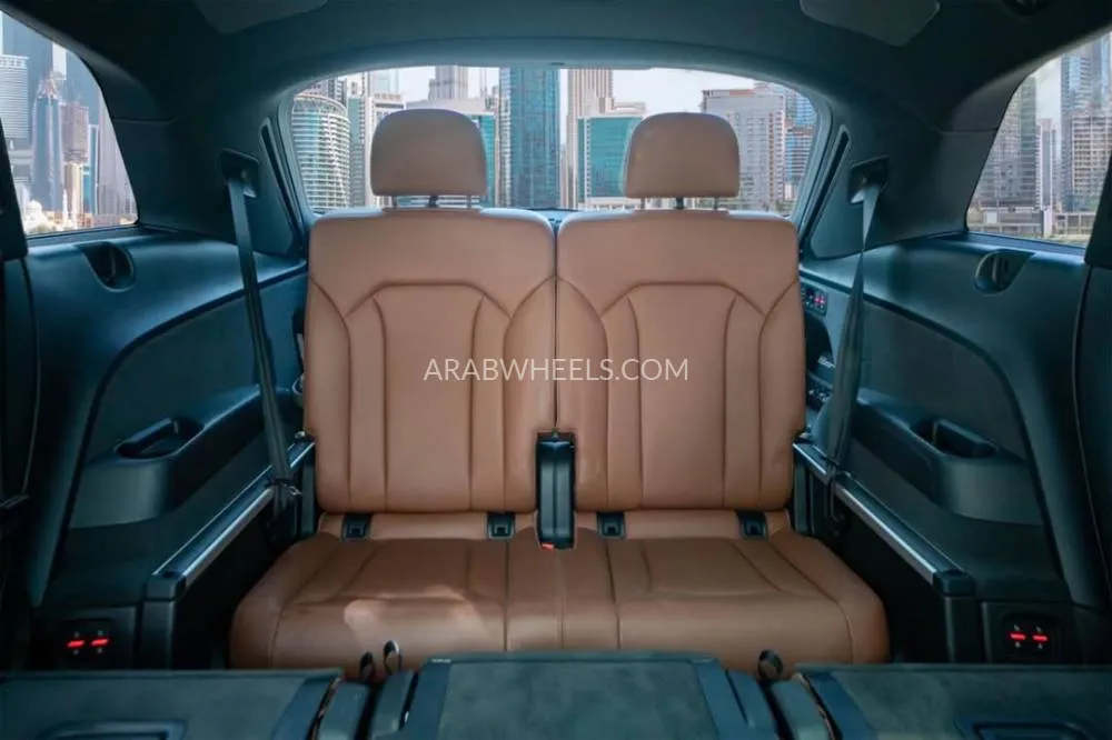 أودي Q7 2021 for Sale in دبي Image-17