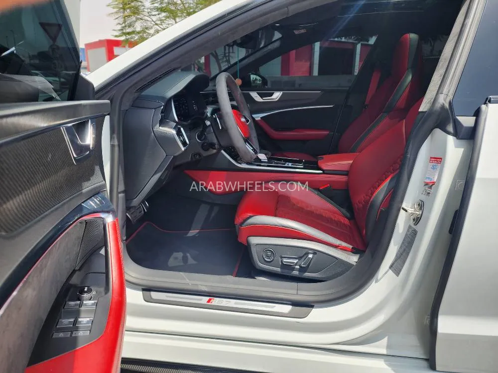 أودي آر إس 7 2021 for Sale in دبي Image-3