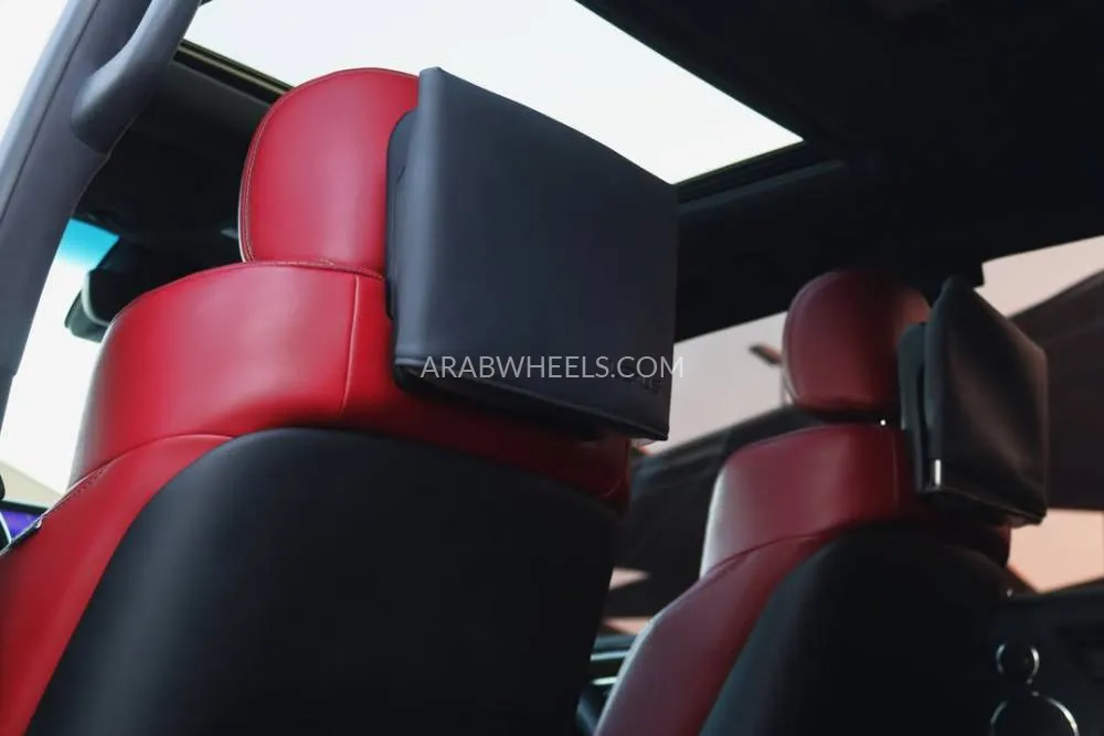 Lexus LX 2019 for Sale in Sharjah Image-9