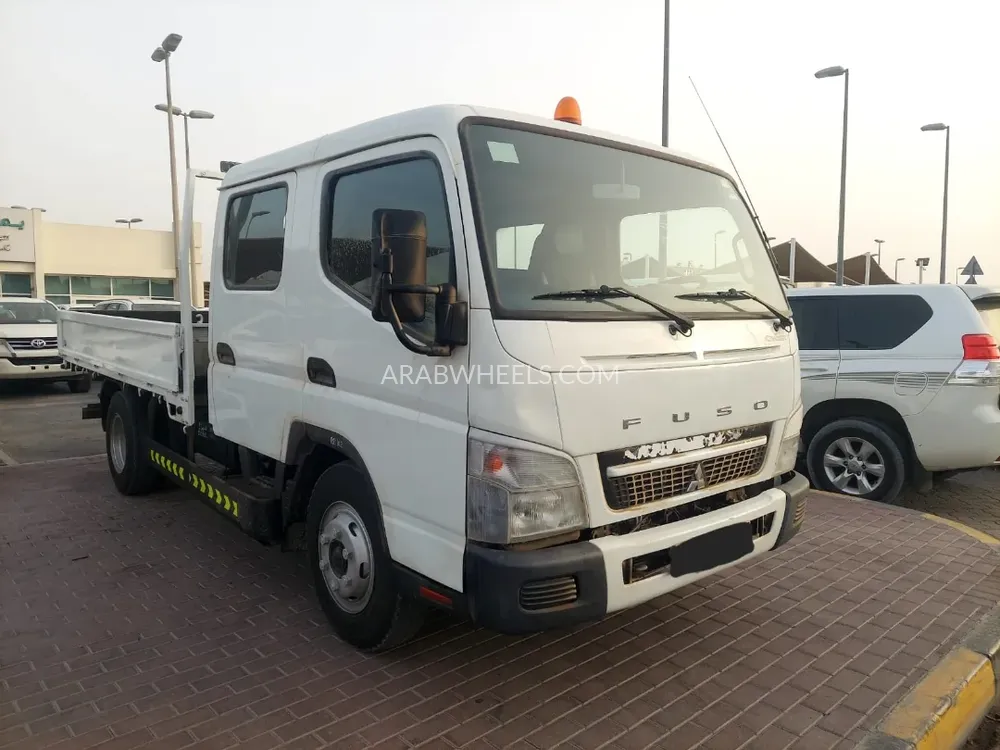 Mitsubishi Fuso 2018 for Sale in Sharjah Image-3