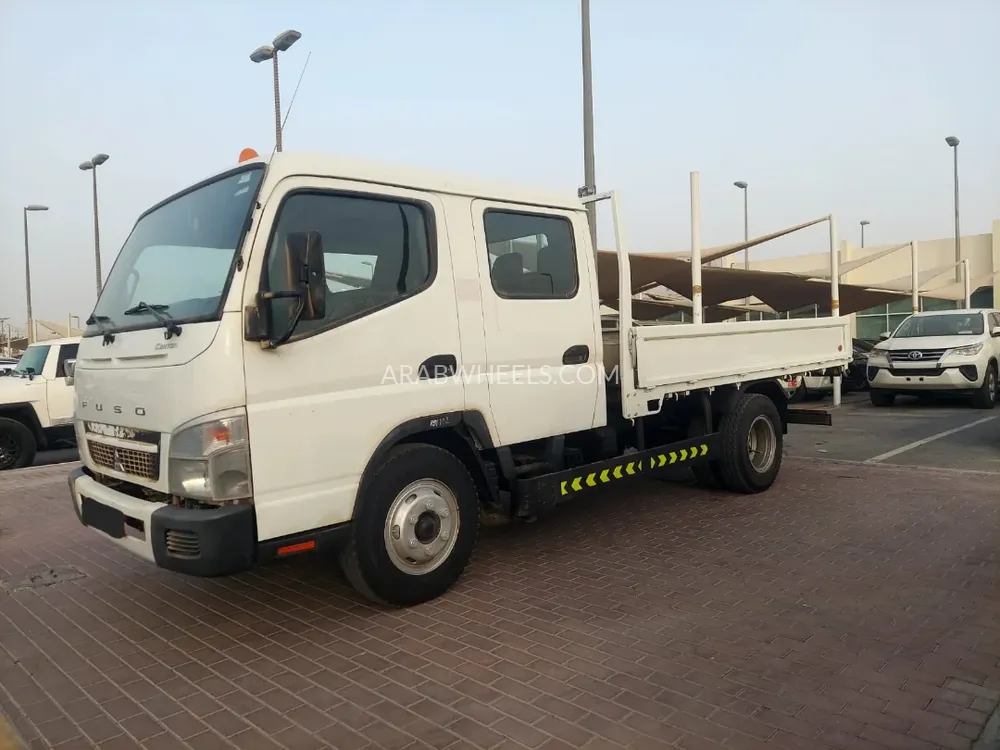 Mitsubishi Fuso 2018 for Sale in Sharjah Image-6