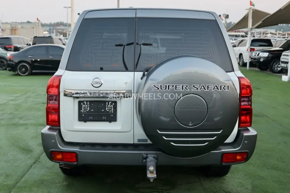 Nissan Patrol 2022 for Sale in Sharjah Image-5