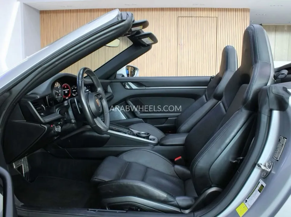 Porsche 911 2021 for Sale in Dubai Image-6